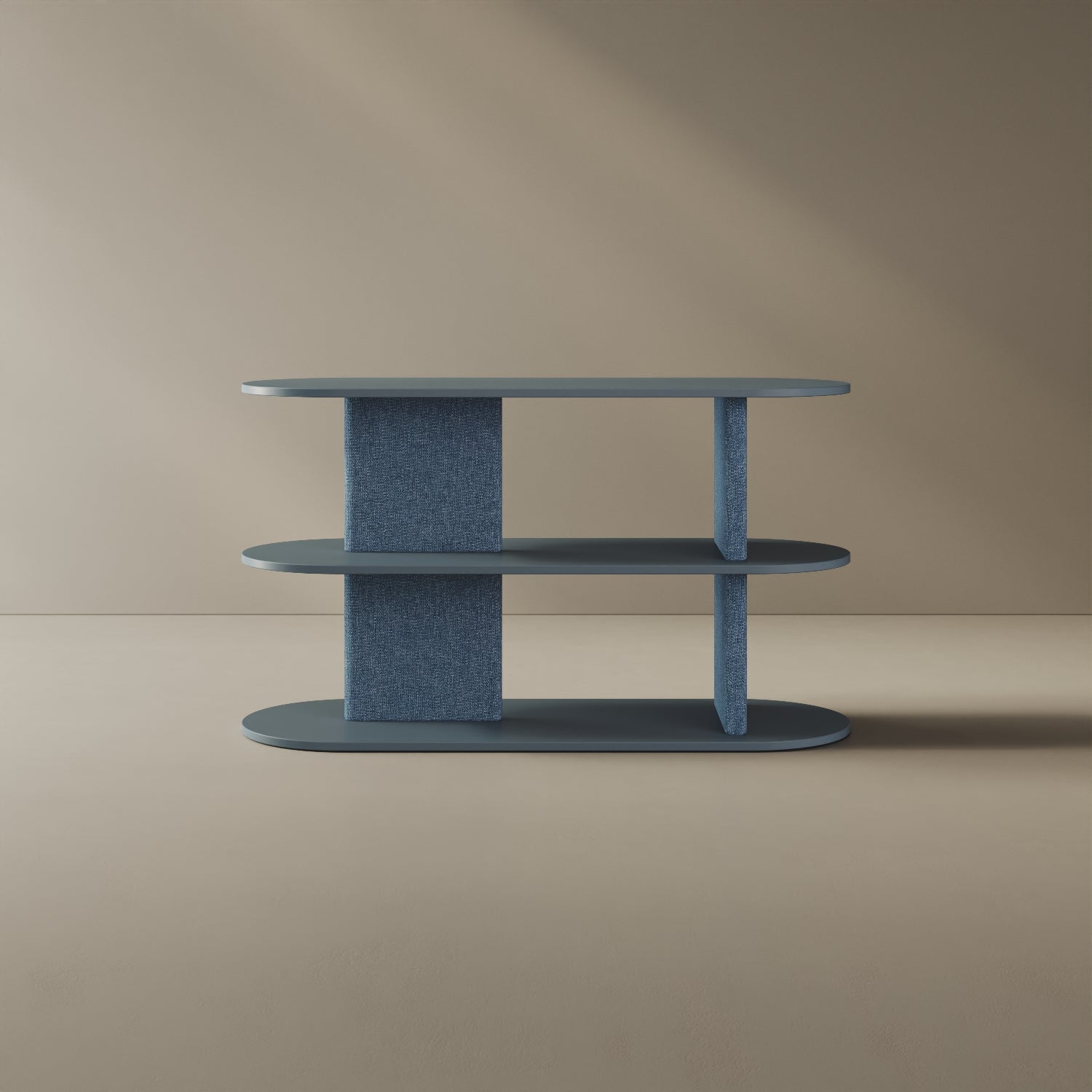 Libreria Strato blu S, vista frontale – libreria design 127x45,5x72,5 cm legno nobilitato e tessuto