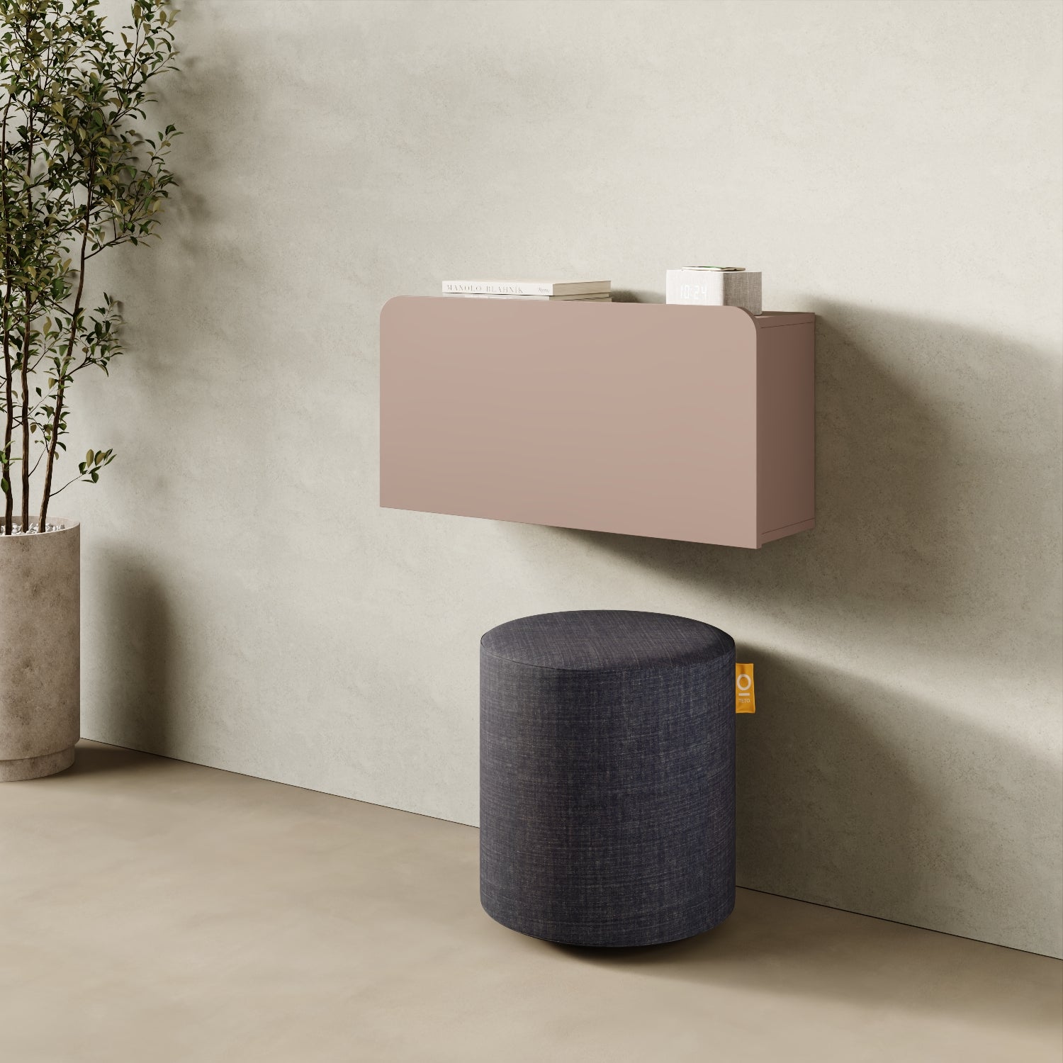 Scrittoio Segno cipria chiuso in home office, mensola a parete design moderno