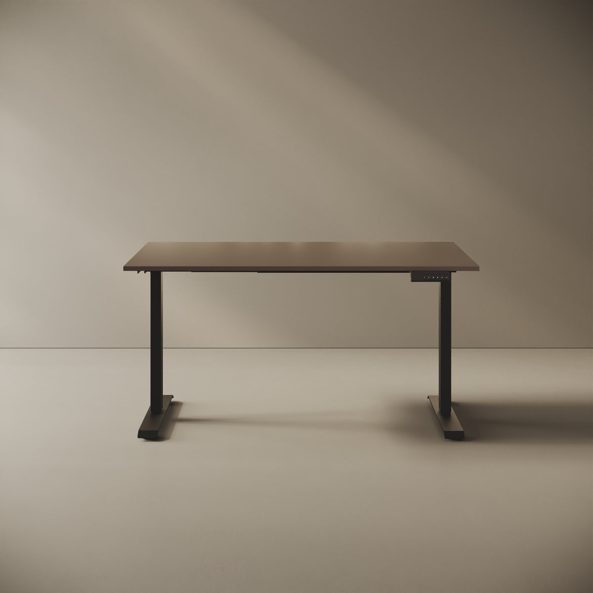 Scrivania Elevabile Up cappuccino 140cm, vista frontale — piano in legno nobilitato 140x80 cm, struttura metallica con motore elettrico