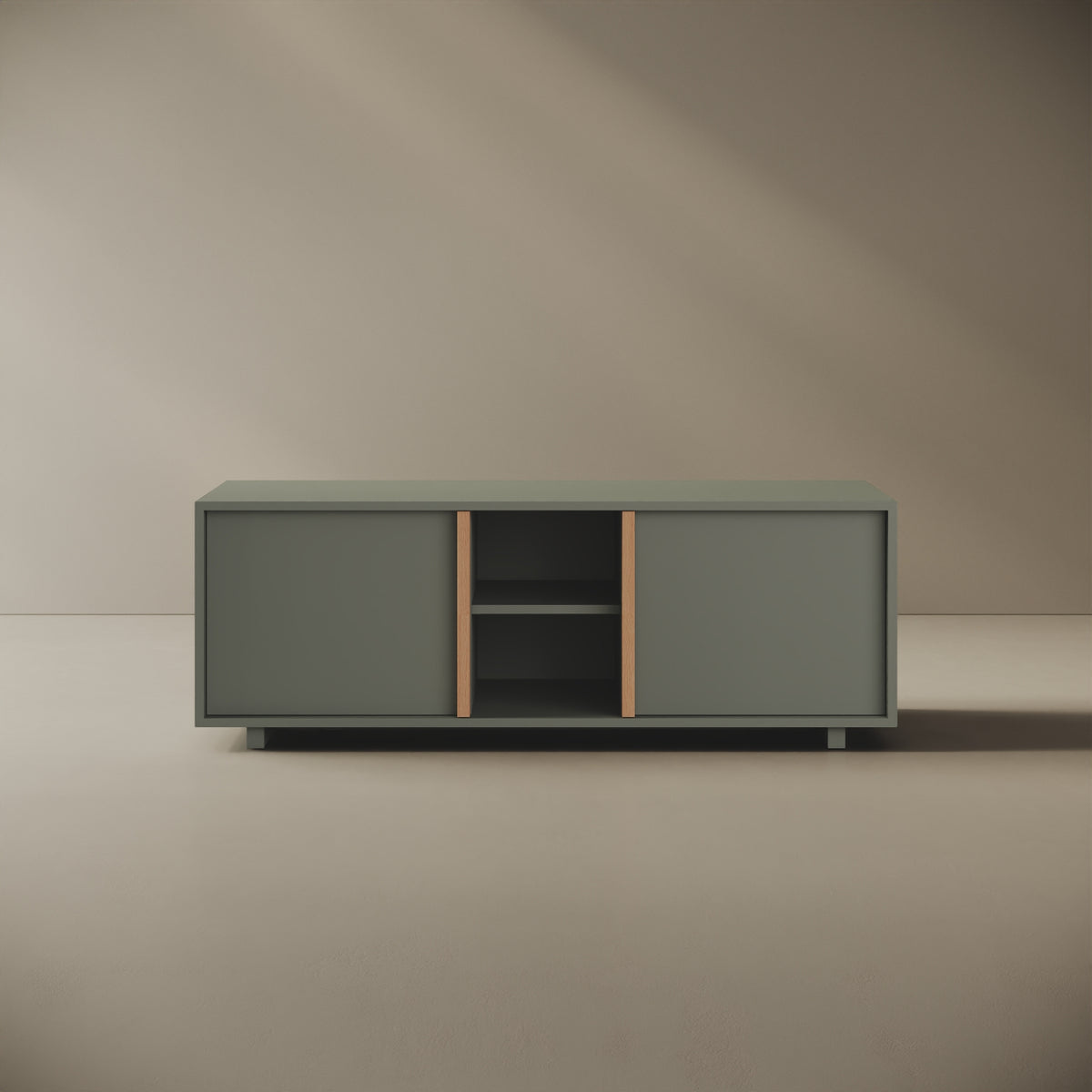 Mobile TV ILE verde taglia M, vista frontale — legno nobilitato bordato con tagli a 45°, maniglia a filo in faggio naturale, 140×45×50 cm, design Mario Alessiani