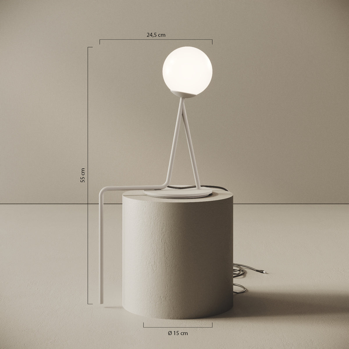 OMINO lampada da tavolo bianco finitura Seat — caratteristiche e design della collezione OMINI di Kevin Chu in ottone verniciato bianco