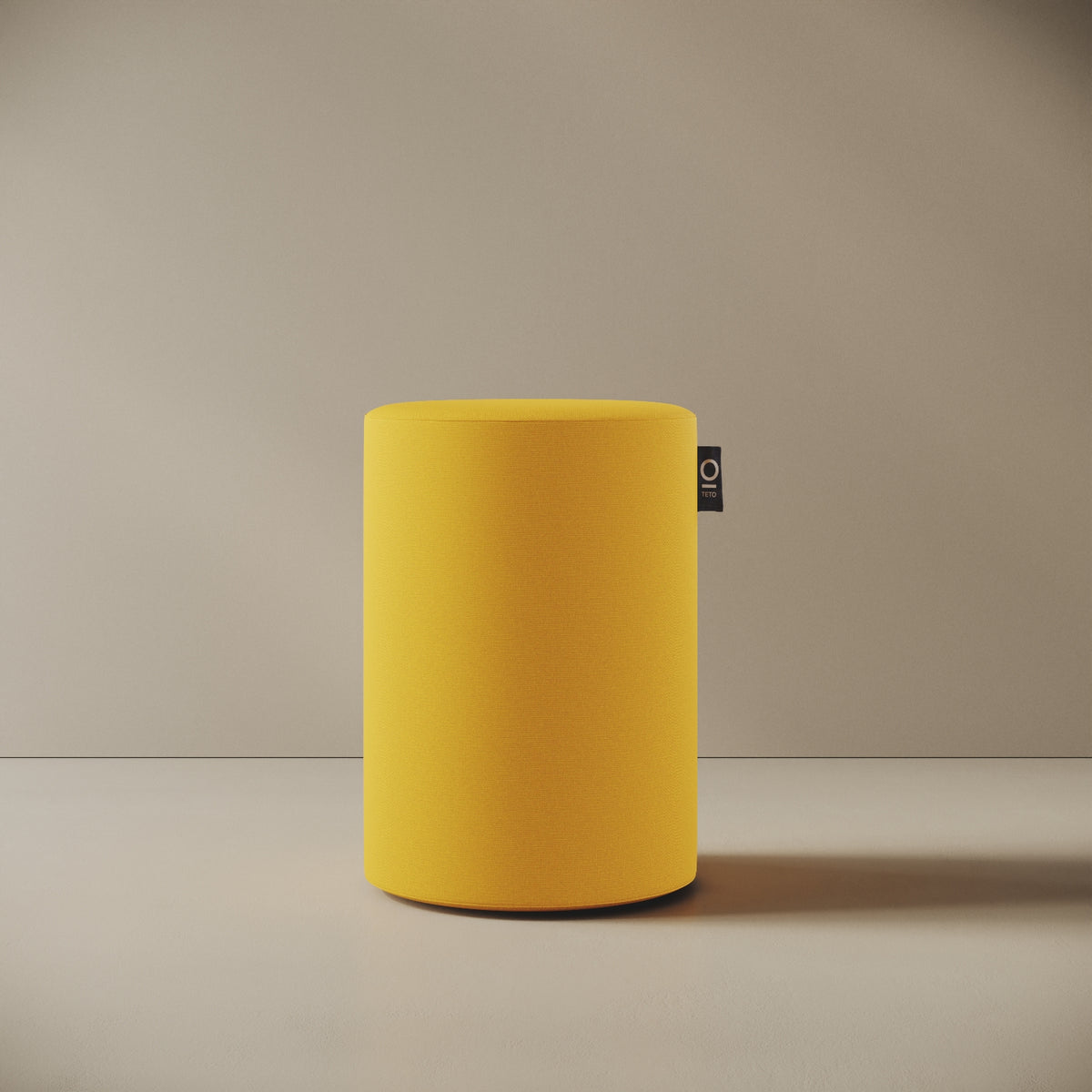 Pouf Comodo giallo taglia M Ø 47 × H 70 cm, vista frontale — rivestimento in tessuto acrilico idrorepellente e antimacchia