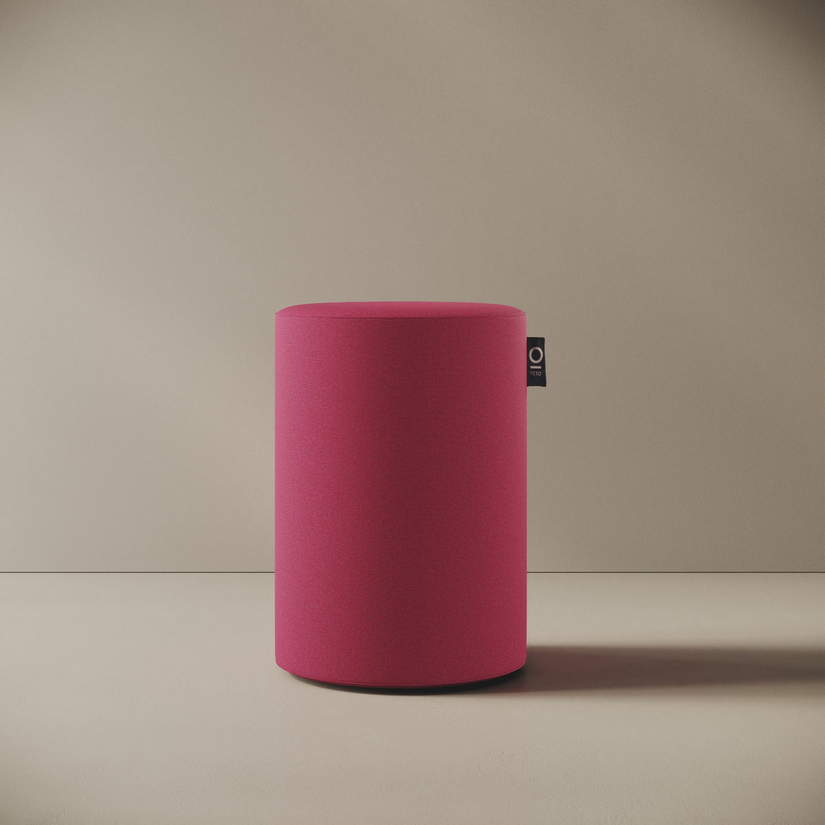 Pouf Comodo fucsia taglia M Ø 47 × H 70 cm, vista frontale — rivestimento in tessuto acrilico idrorepellente e antimacchia