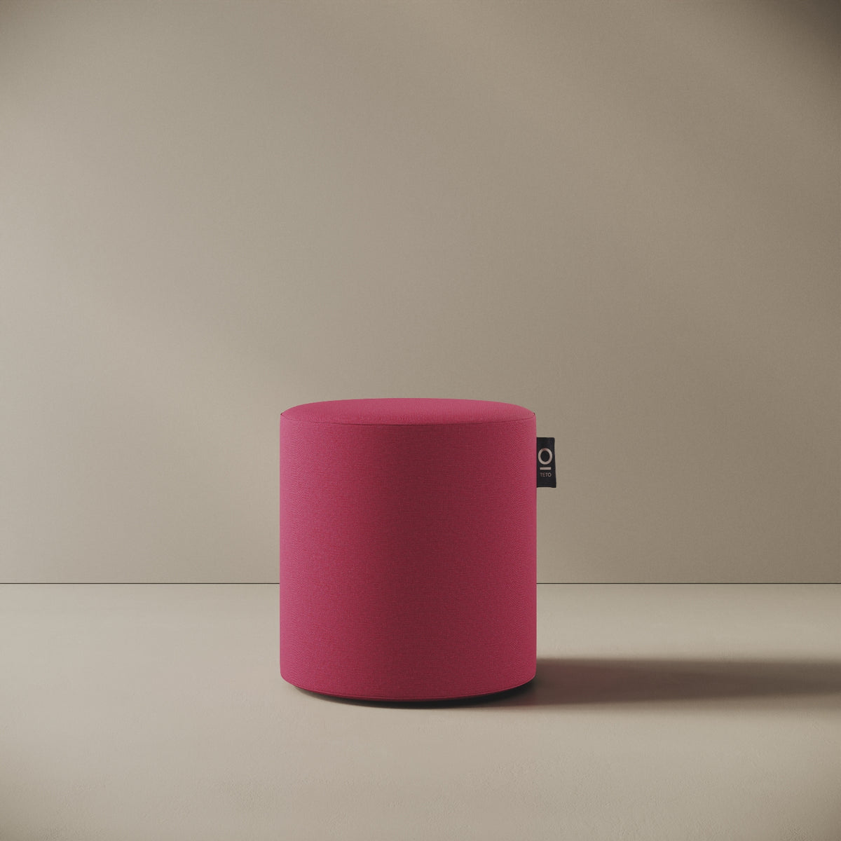 Pouf Comodo fucsia taglia S Ø 47 × H 47 cm, vista frontale — rivestimento in tessuto acrilico idrorepellente e antimacchia