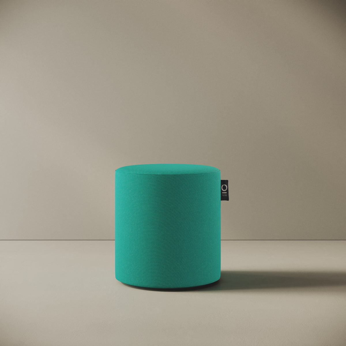 Pouf Comodo turchese taglia S Ø 47 × H 47 cm, vista frontale — rivestimento in tessuto acrilico idrorepellente e antimacchia