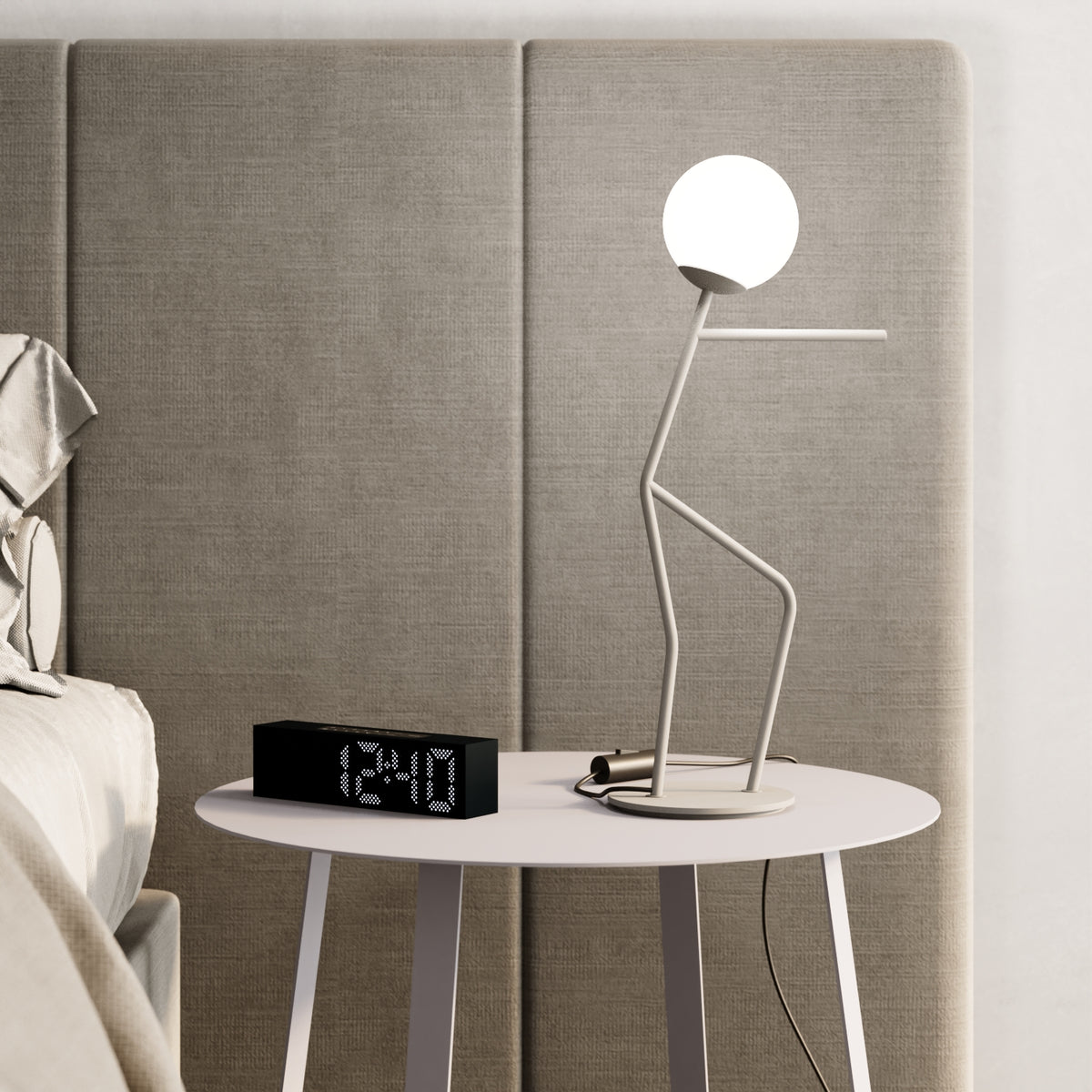OMINO lampada da tavolo bianco finitura Push in contesto living — illuminazione da tavolo su scrivania o comodino