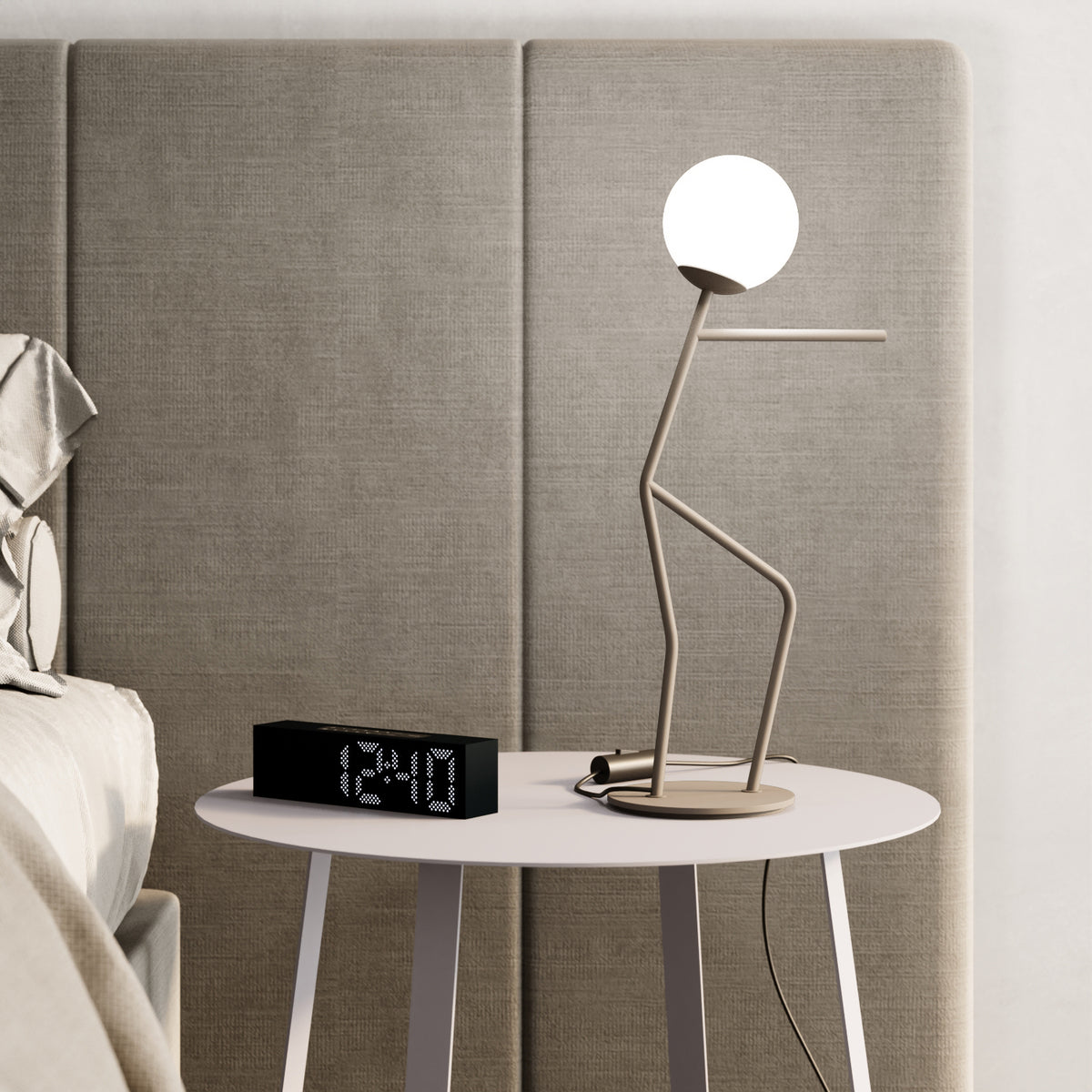 OMINO lampada da tavolo tortora finitura Push in contesto living — illuminazione da tavolo su scrivania o comodino