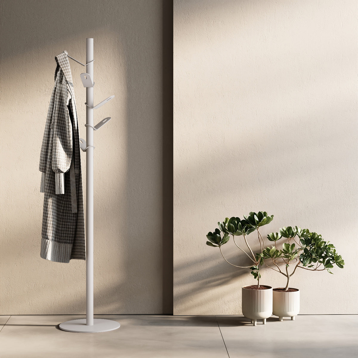 Appendiabiti a terra Leaf bianco in ambiente d'ingresso — appendiabiti di design per cappotti, giacche, borse e accessori
