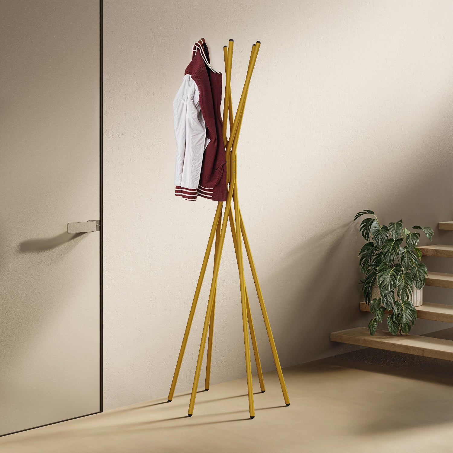 Appendiabiti a terra Tree giallo in ambiente d'ingresso — appendiabiti di design per cappotti, giacche, borse e cappelli