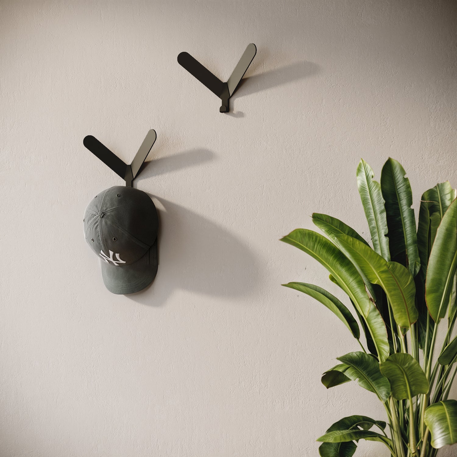 Appendiabiti Praga nero installato in ingresso, stile moderno scandinavo