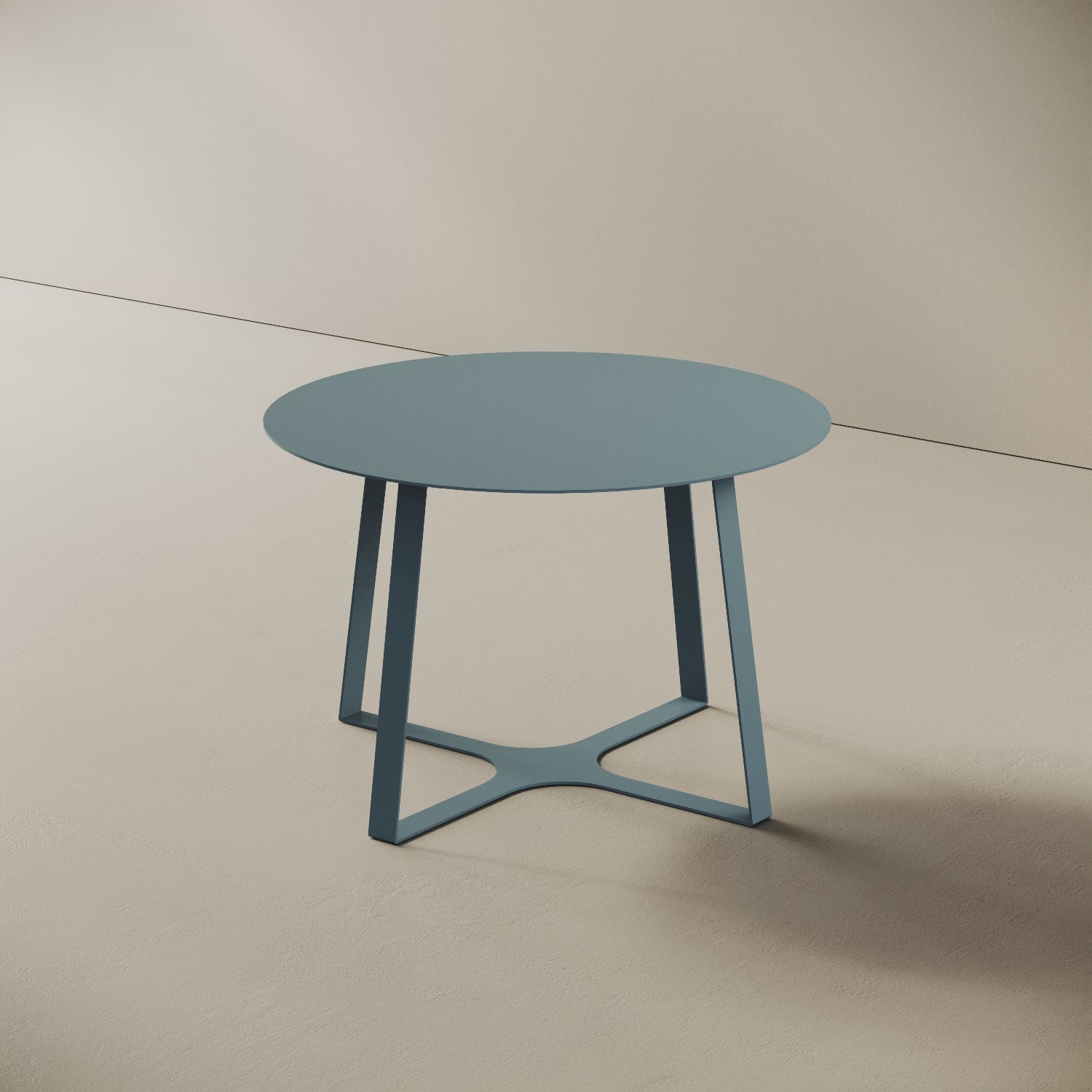 Tavolino da caffè Japan blu S, vista laterale – struttura geometrica in ferro verniciato blu