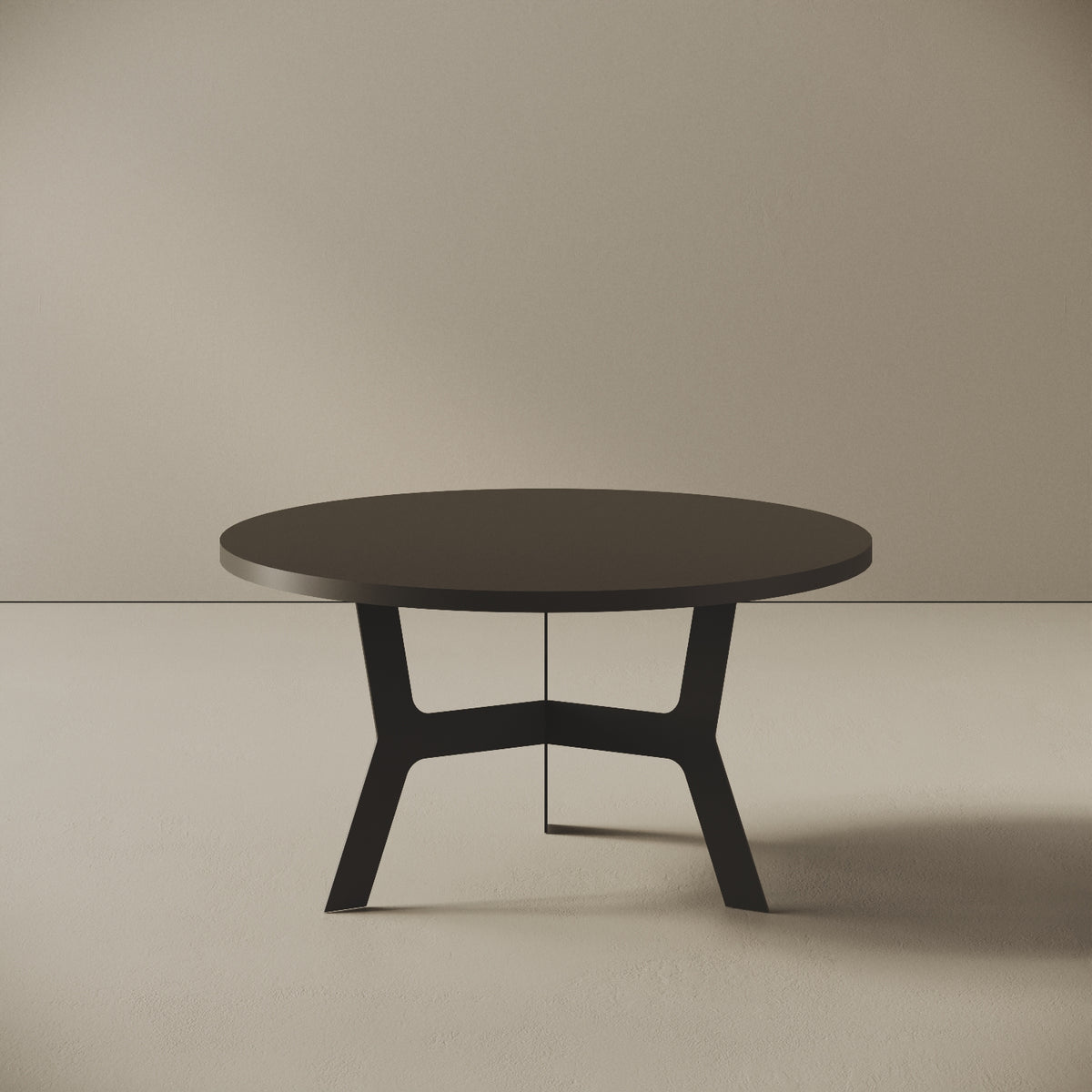 Madrid tavolino da caffè rotondo nero basso, vista frontale — struttura in metallo verniciato nero, piano in legno nobilitato, design compatto